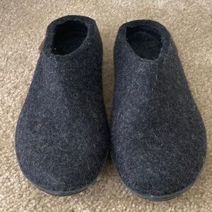 Cozy Gray Slip-on Women's Slippers